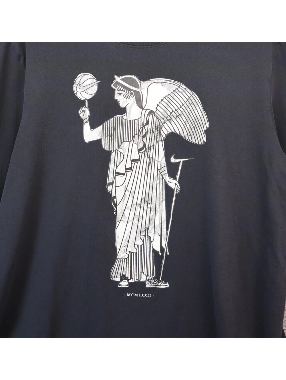 Nike Men Large Long Sleeve T-shirt GUC Roman